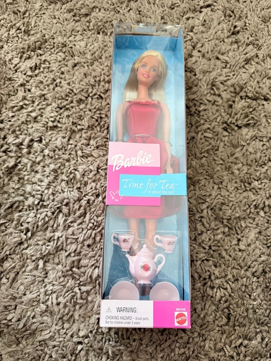 Barbie Doll in Pink and Red Tea Dress Vintage - Picture 5 of 5